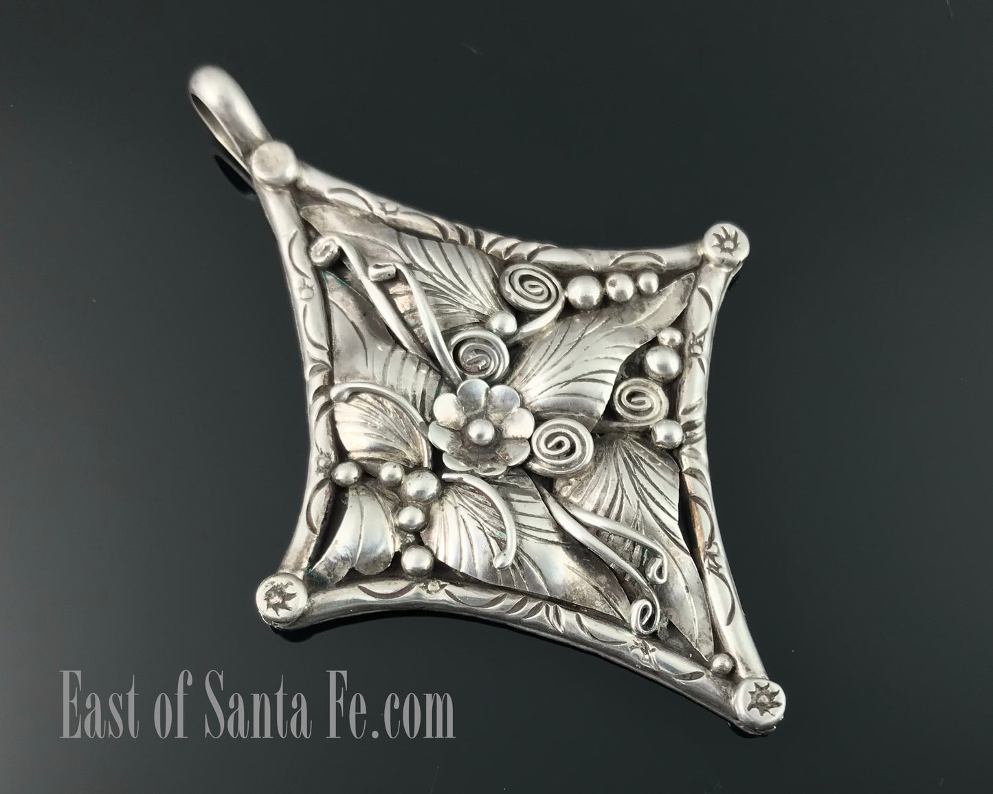 Large Traditional Navajo Floral Necklace Pendant Native American - Vintage