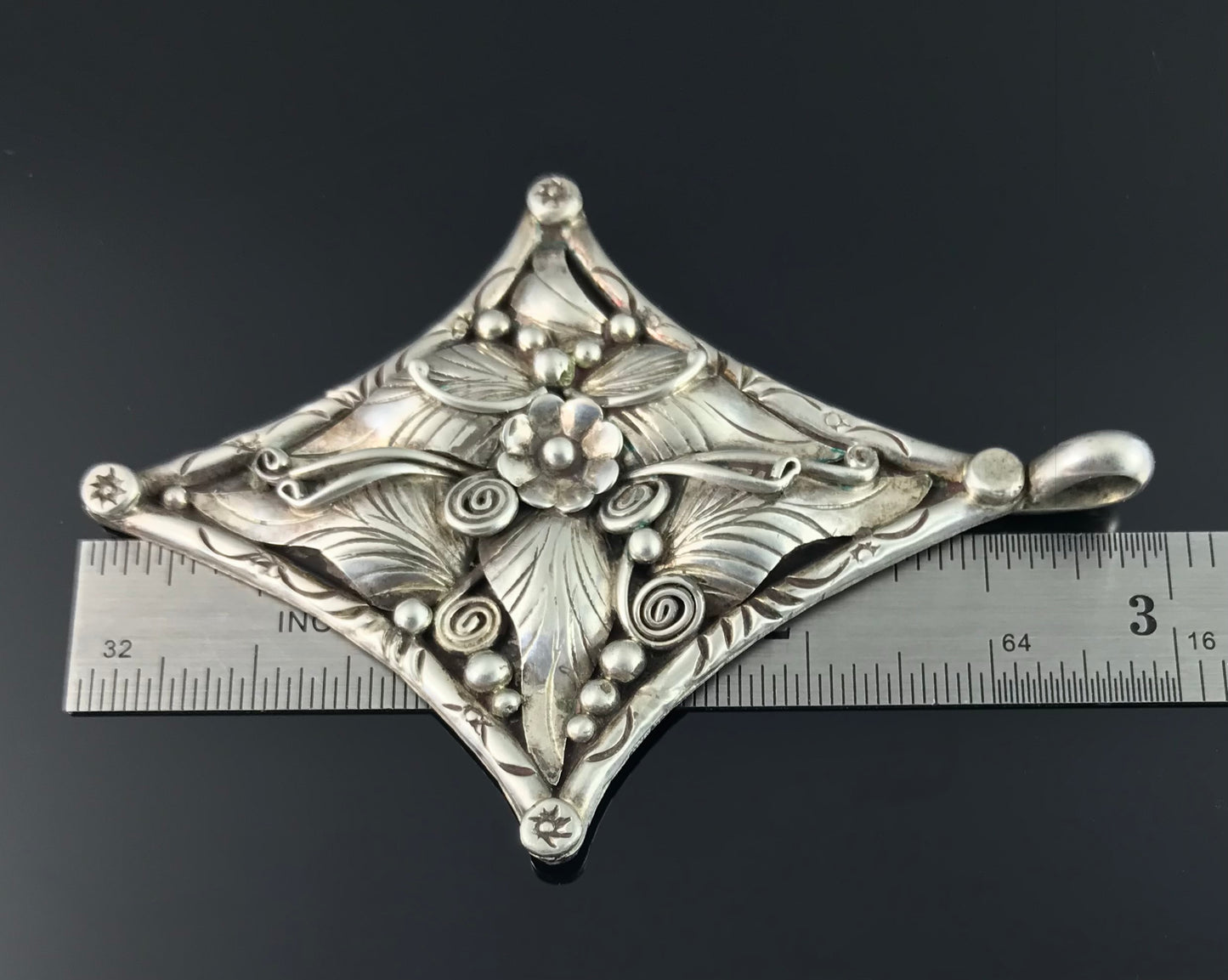 Large Traditional Navajo Floral Necklace Pendant Native American - Vintage