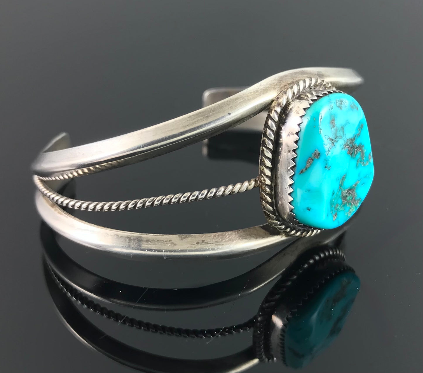 Classic Navajo Turquoise Native American Cuff Bracelet - Vintage
