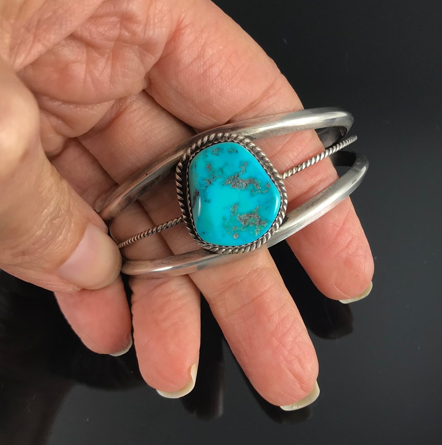Classic Navajo Turquoise Native American Cuff Bracelet - Vintage